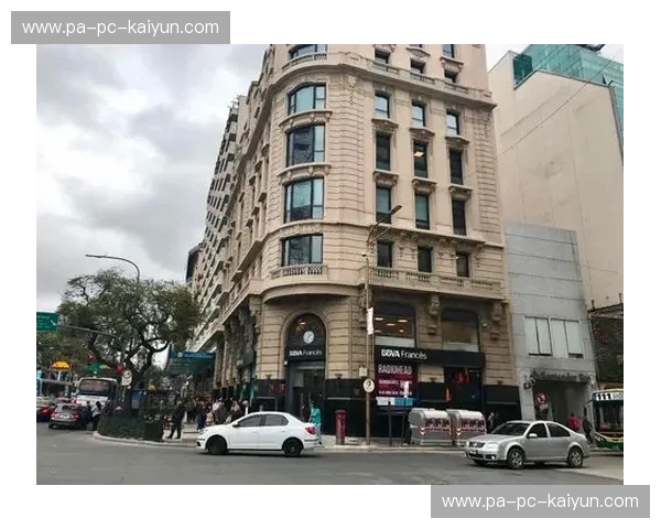 绝代双骄的乒坛博弈：马琳的“灵动艺术”碰撞马龙的“钢铁意志”